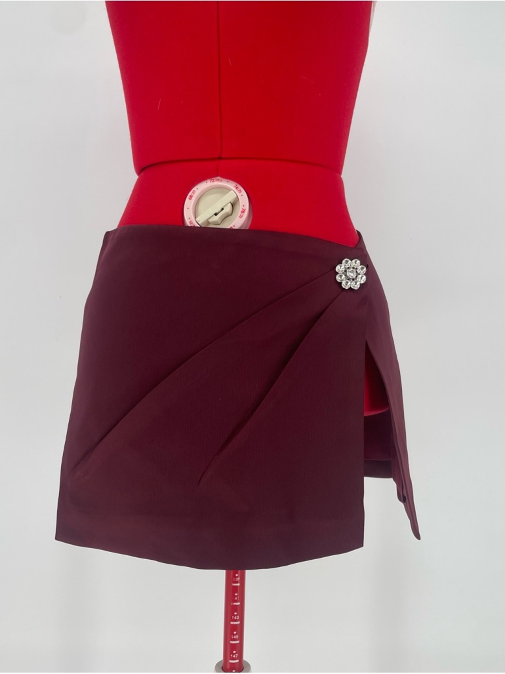 NWT Murci Satin Diamante Detail Thigh Slit Burgundy Micro Mini Skirt US 4 Wrap